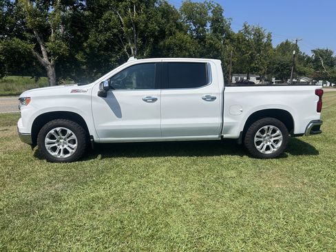 Used 2022 Chevrolet Silverado 1500 LTZ w/ LTZ Premium Package AWD/4WD image 9