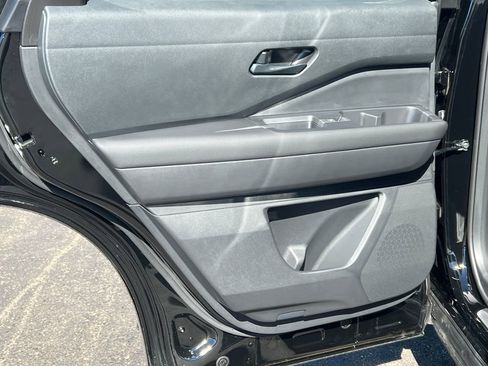 New 2026 Nissan Pathfinder SV image 33