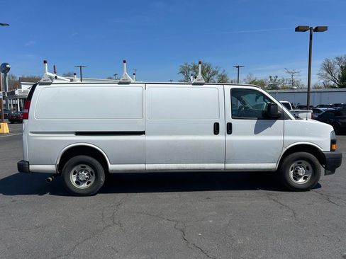 Used 2022 Chevrolet Express 2500 Extended w/ Driver Convenience Package image 4