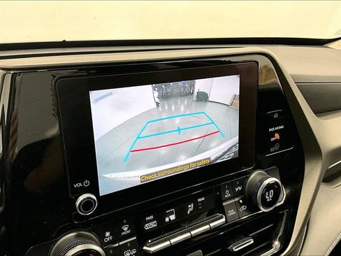 Used 2023 Toyota Highlander L AWD/4WD image 27