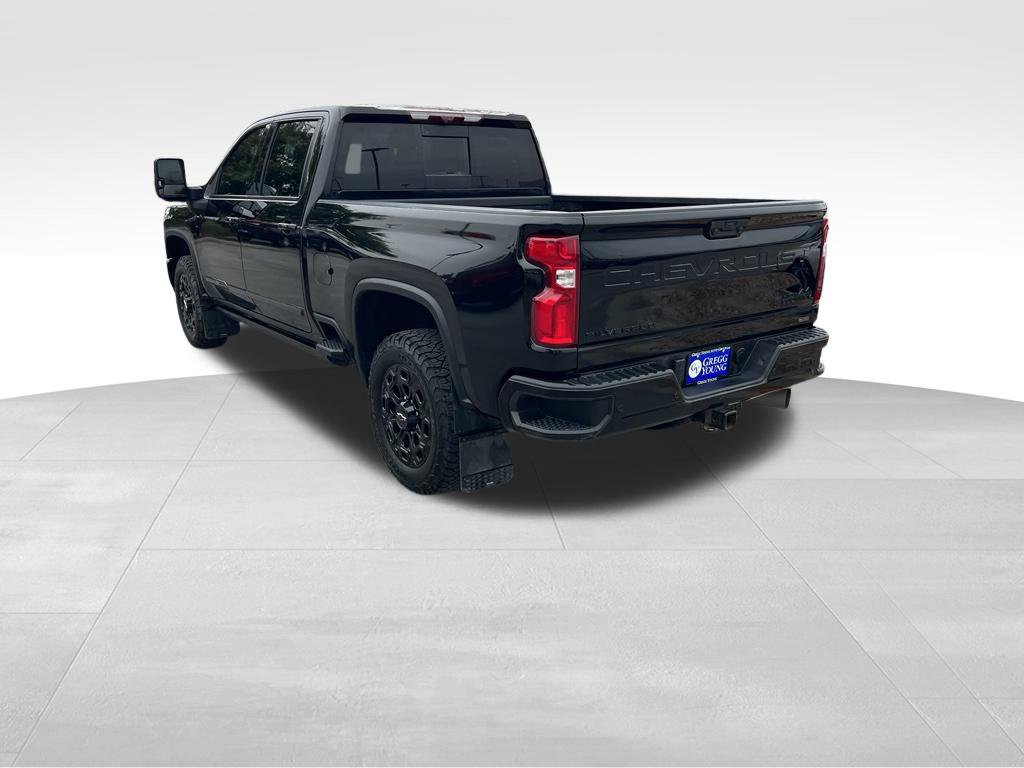 Used 2024 Chevrolet Silverado 3500 High Country w/ Technology Package AWD/4WD image 4