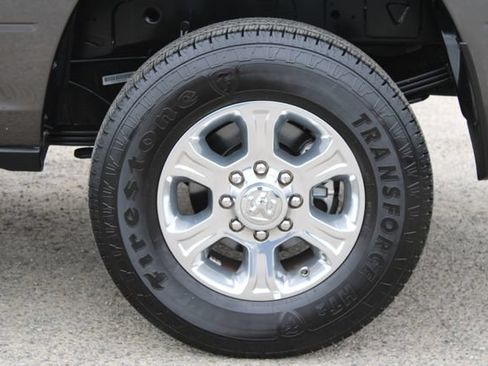 Used 2025 RAM 3500 Big Horn AWD/4WD image 15