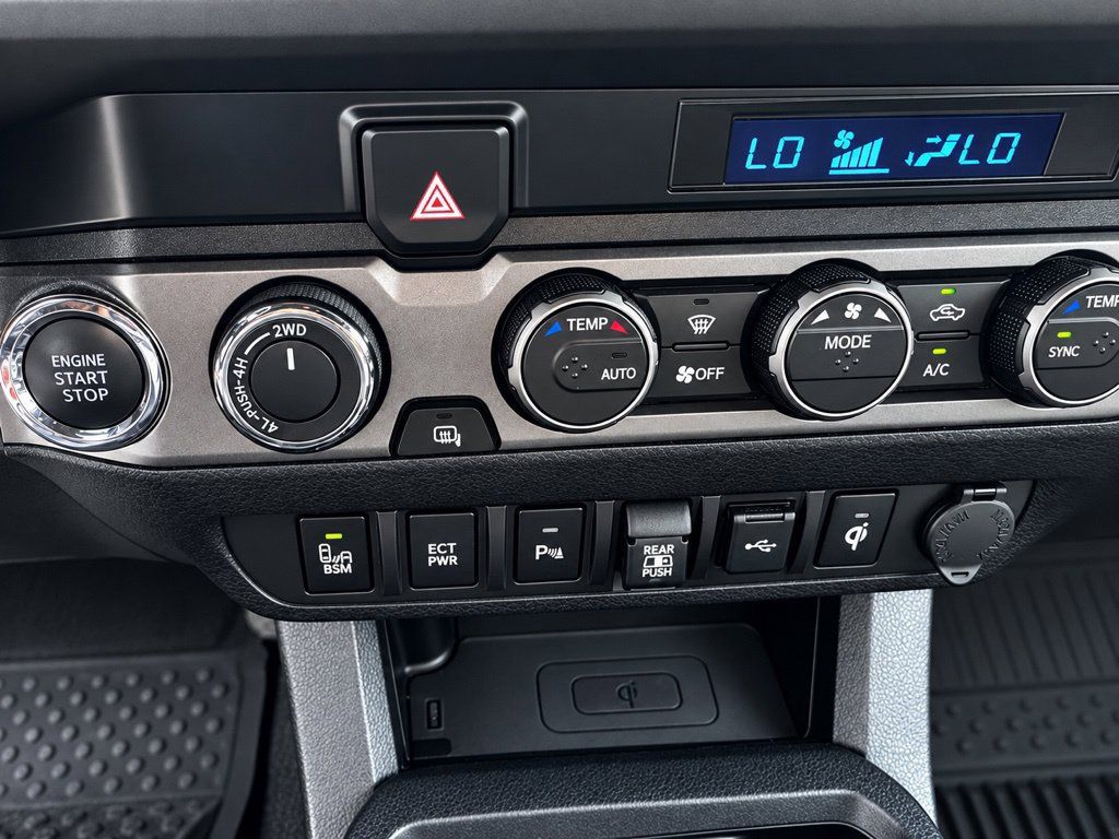 Used 2021 Toyota Tacoma TRD Sport w/ Technology Package AWD/4WD image 14