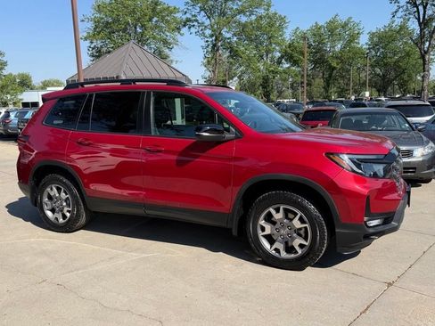 Used 2023 Honda Passport TrailSport image 11