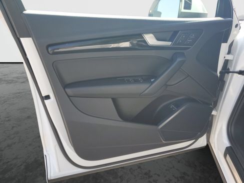 Used 2020 Audi Q5 e Premium w/ Convenience Package AWD/4WD image 20