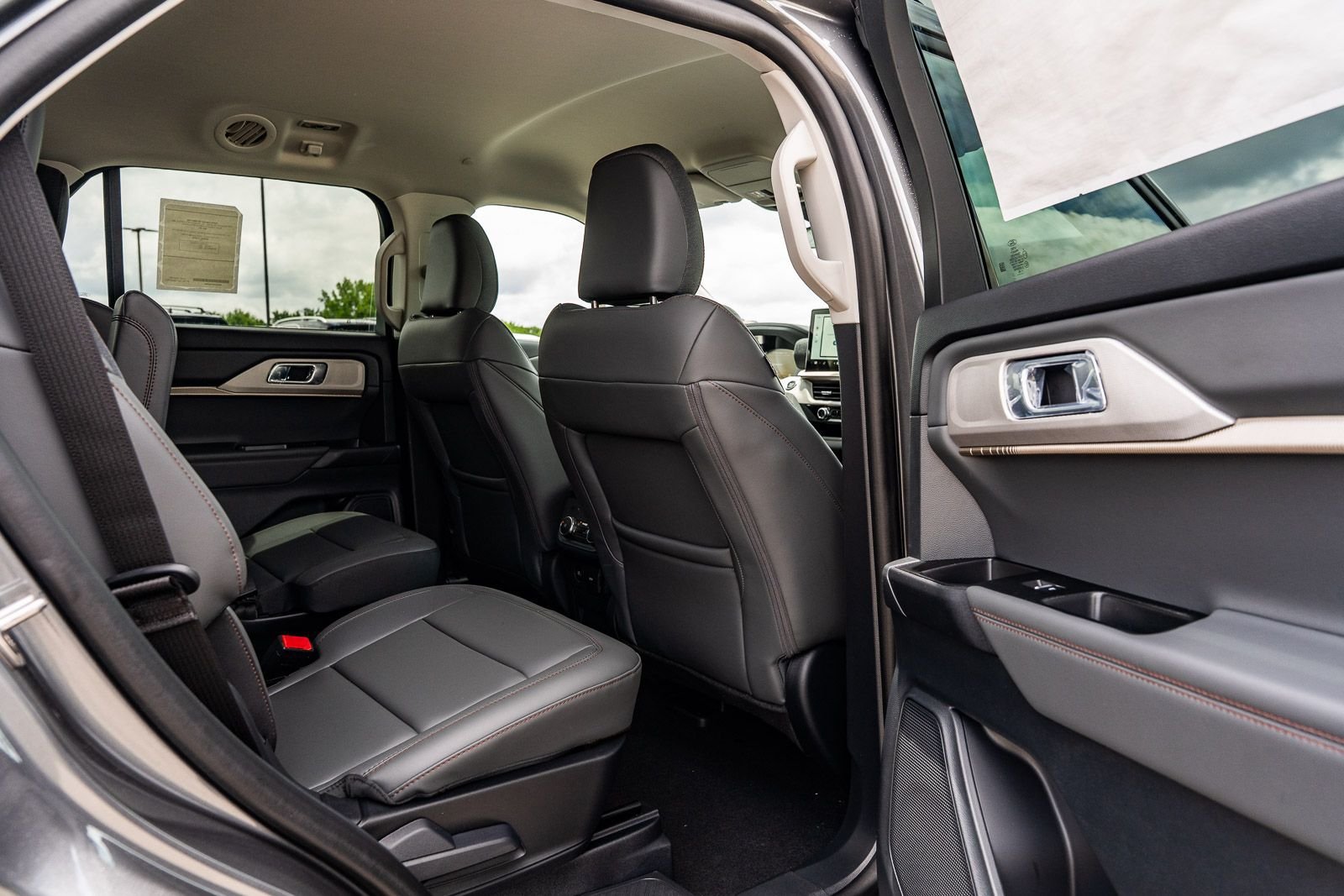 New 2026 Ford Explorer Active w/ Active Comfort Package RWD image 9