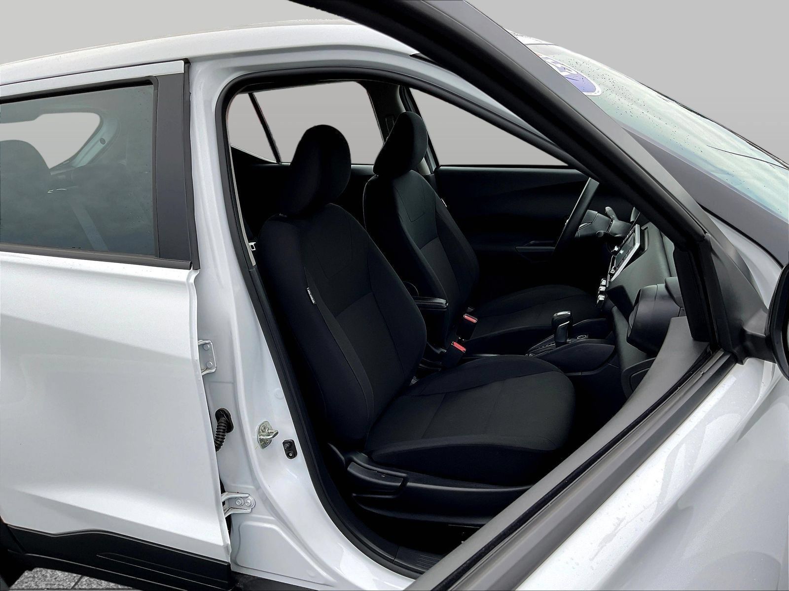 Used 2025 Nissan Kicks Play S FWD image 31