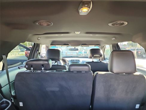 Used 2015 Ford Explorer XLT w/ Equipment Group 202B image 23