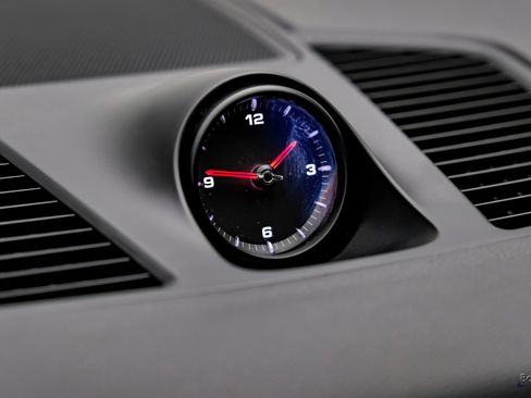 Used 2023 Porsche Cayenne image 49