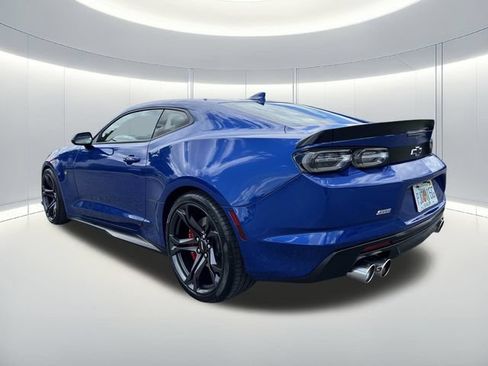 Used 2021 Chevrolet Camaro SS RWD image 3