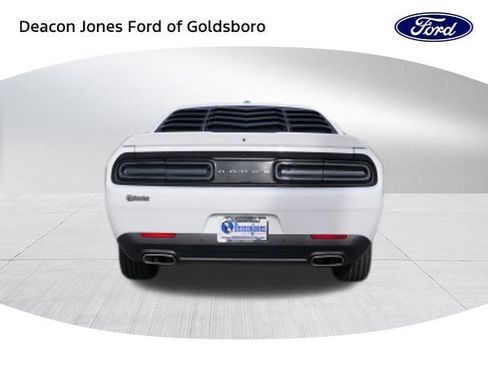 Used 2022 Dodge Challenger GT image 4