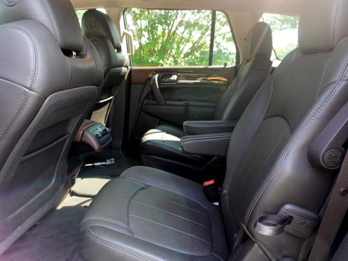 Used 2014 Buick Enclave Leather image 17