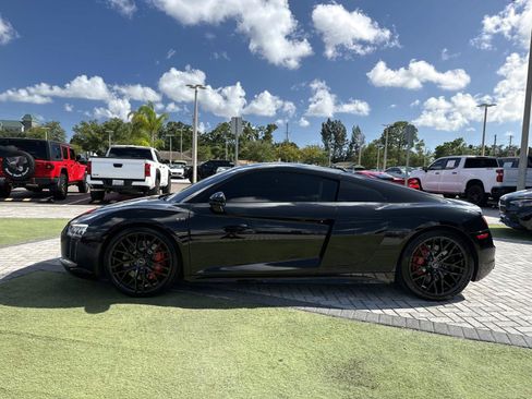 Used 2018 Audi R8 V10 w/ 20" Wheel Package RWD image 3