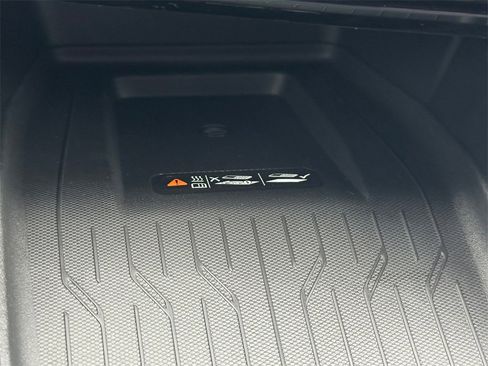 New 2026 Chevrolet Equinox EV LT image 28