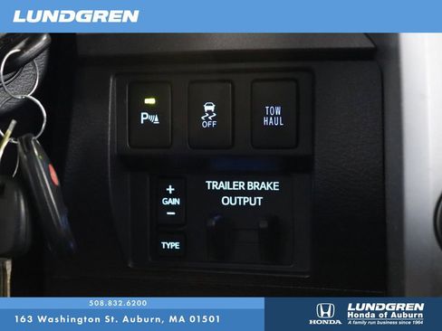 Used 2017 Toyota Tundra SR5 w/ SR5 Upgrade Package AWD/4WD image 25