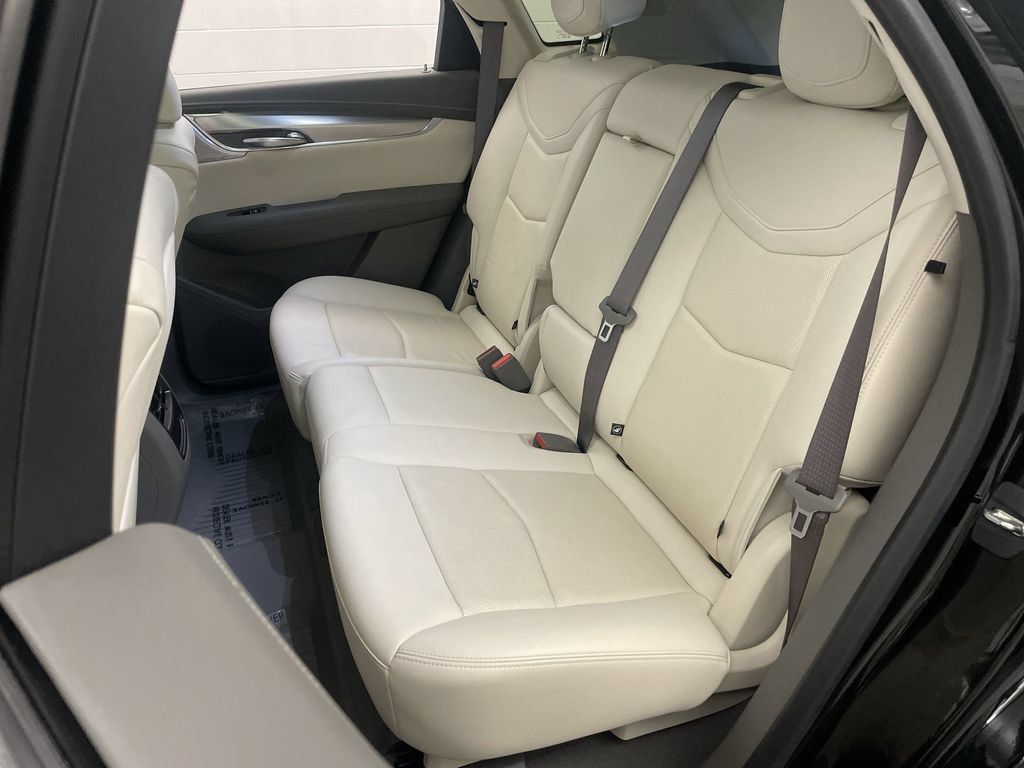 Used 2021 Cadillac XT5 Premium Luxury w/ LPO, Floor Liner Package FWD image 20