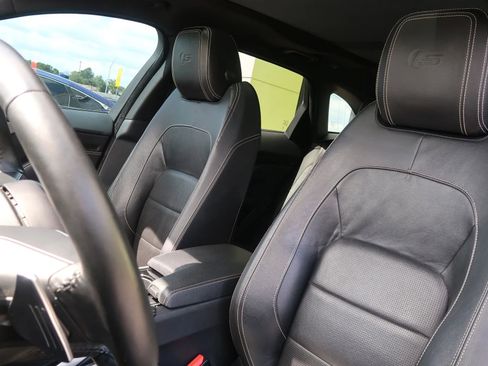 Used 2017 Jaguar F-PACE S AWD/4WD image 19