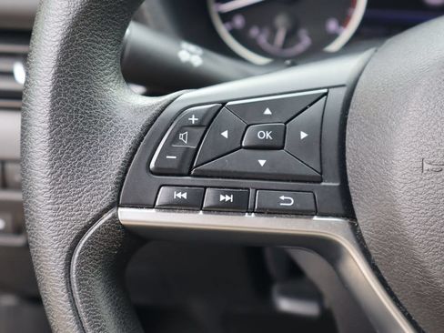 Used 2024 Nissan Sentra SV FWD image 12