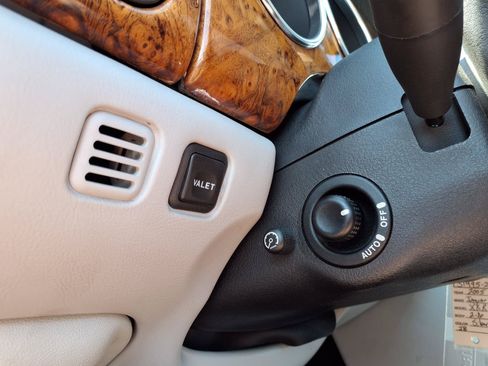Used 2005 Jaguar XK8 Coupe RWD image 19