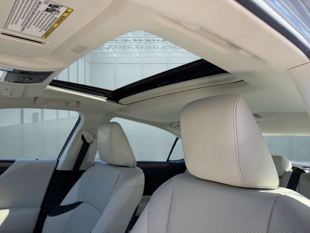 Used 2024 Lexus ES 300h w/ Premium Package FWD image 7
