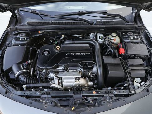 Used 2018 Chevrolet Malibu LT image 17