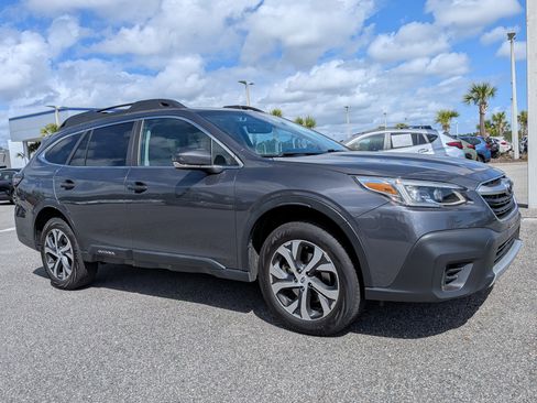 Used 2022 Subaru Outback Limited image 2