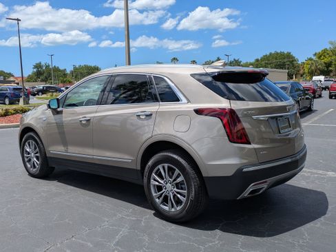 Used 2023 Cadillac XT5 Premium Luxury w/ LPO, Floor Liner Package AWD/4WD image 4