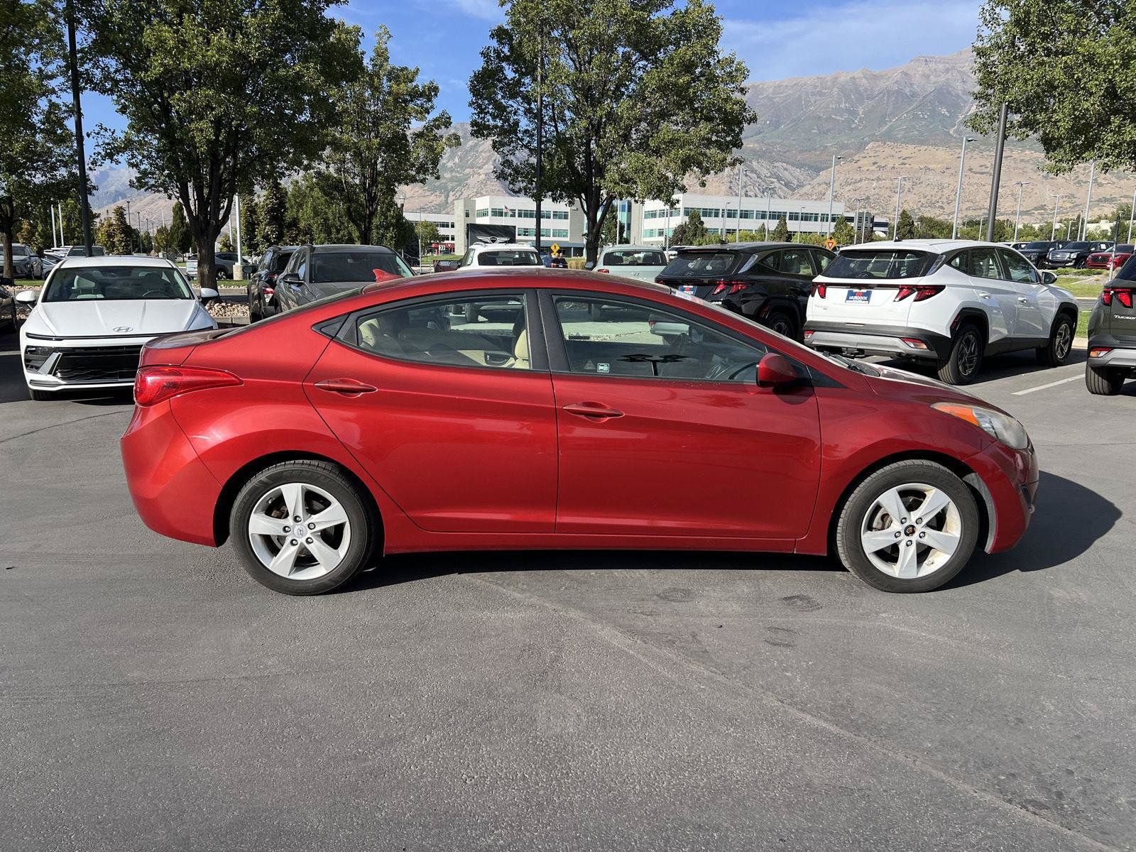 Used 2011 Hyundai Elantra GLS w/ Navigation Pkg 4 FWD image 11