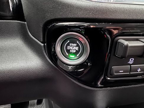 Certified 2023 Chevrolet Silverado 1500 LTZ AWD/4WD image 23