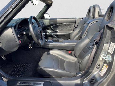 Used 2004 Honda S2000 image 11
