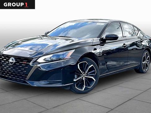 Certified 2023 Nissan Altima 2.5 SR FWD image 1