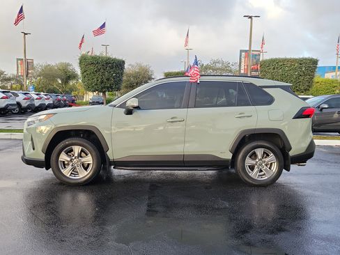 Used 2022 Toyota RAV4 XLE image 7