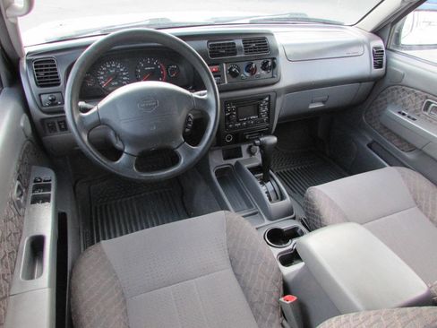 Used 2000 Nissan Xterra XE image 23
