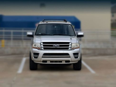 Used 2017 Ford Expedition EL Limited w/ Equipment Group 301A RWD image 2