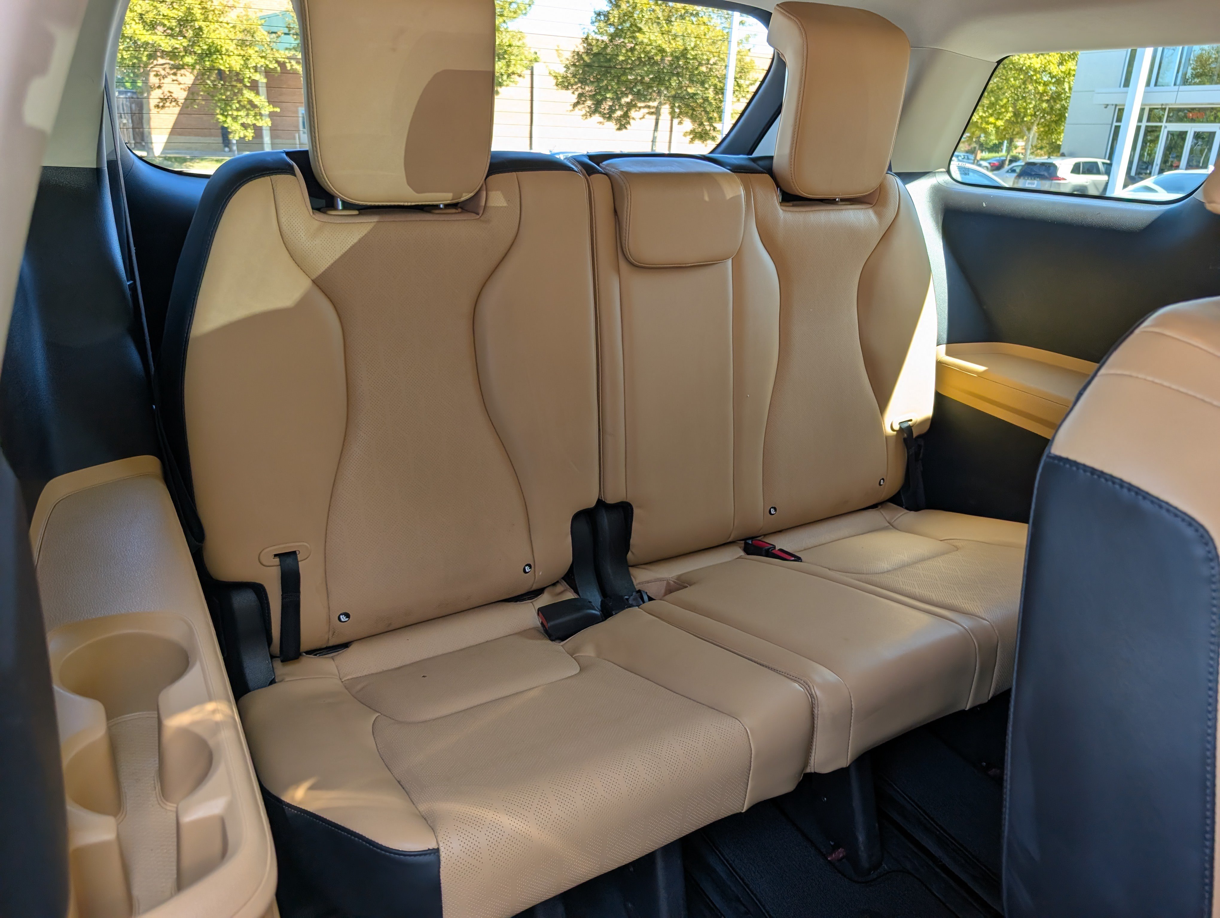 Used 2022 Kia Carnival LX FWD image 12