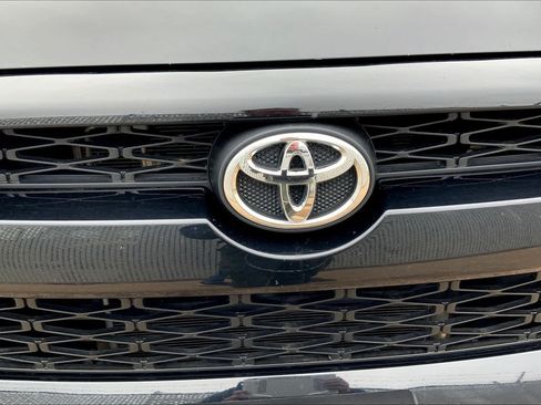 Used 2018 Toyota 4Runner SR5 Premium RWD image 29