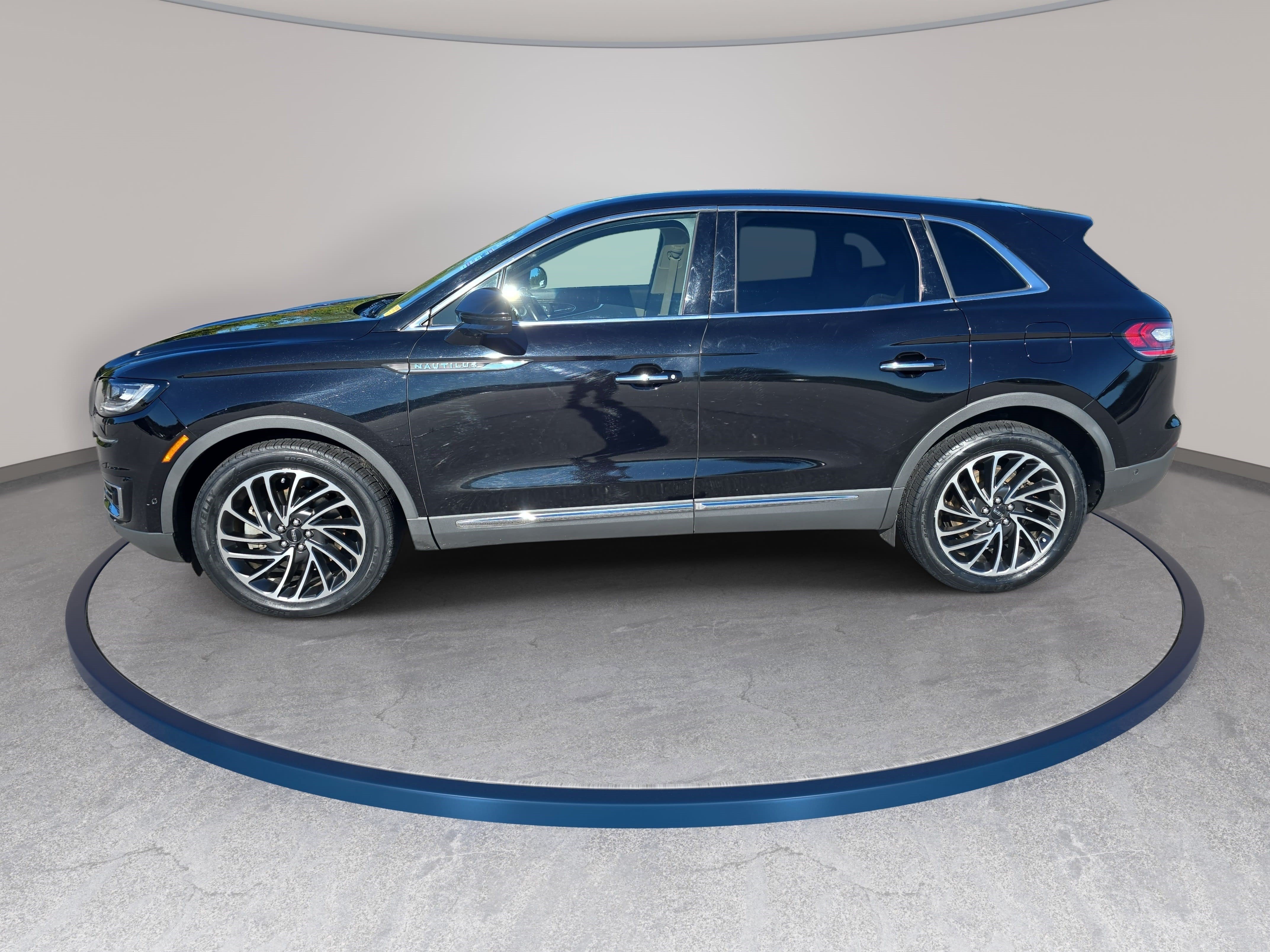 Used 2019 Lincoln Nautilus Reserve AWD/4WD image 8