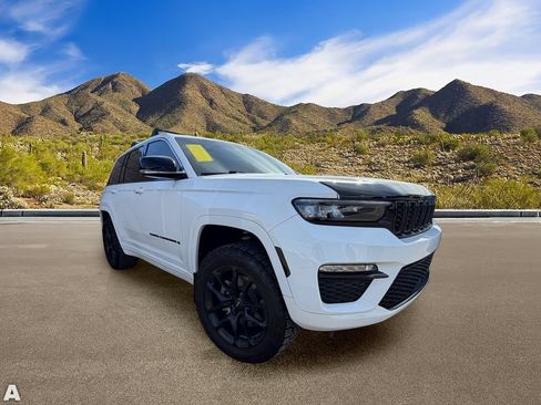 Used 2023 Jeep Grand Cherokee 4WD 4xe image 5