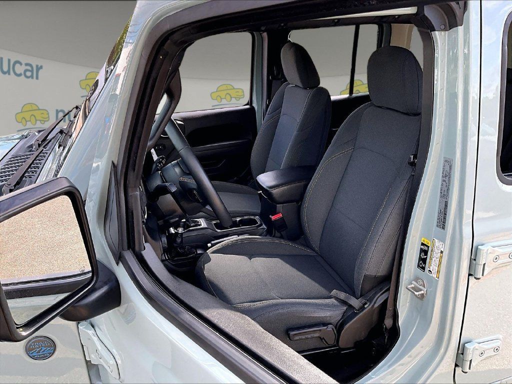 Used 2024 Jeep Wrangler Unlimited AWD/4WD image 10