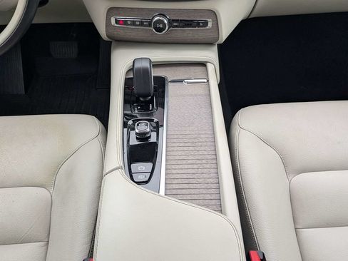 Certified 2023 Volvo XC90 B6 Core w/ Protection Package Premier AWD/4WD image 18