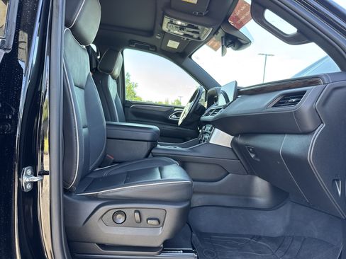 Used 2023 Chevrolet Tahoe Premier AWD/4WD image 33
