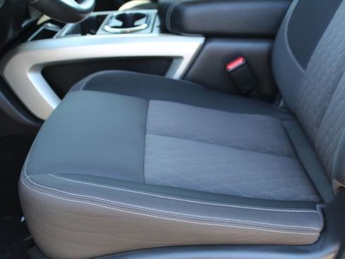 Used 2023 Nissan Titan SV w/ SV Convenience Package image 39