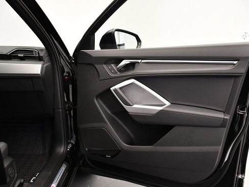 Used 2025 Audi Q3 2.0T Premium Plus w/ Premium Plus Package image 46