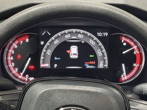 Used 2025 Toyota RAV4 XLE FWD image 16