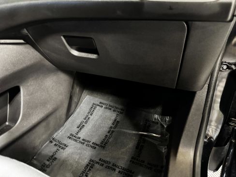 Used 2024 GMC Terrain SLT image 11