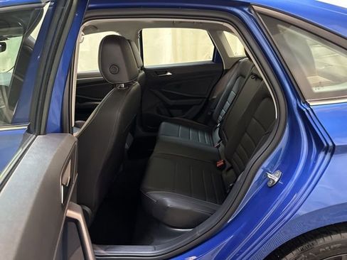 Certified 2022 Volkswagen Jetta SE image 28