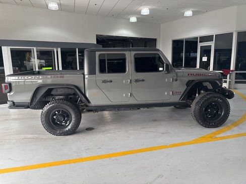 Used 2022 Jeep Gladiator Rubicon AWD/4WD image 9