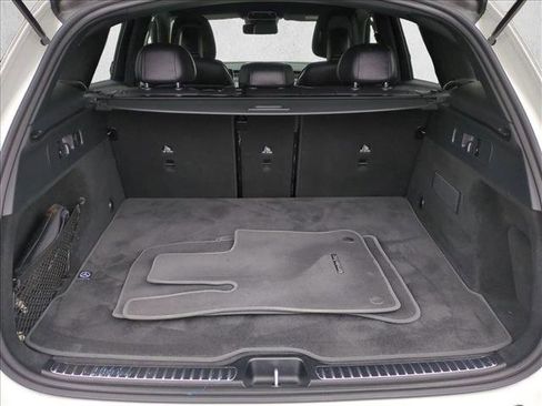 Used 2023 Mercedes-Benz GLC 300 4MATIC image 6
