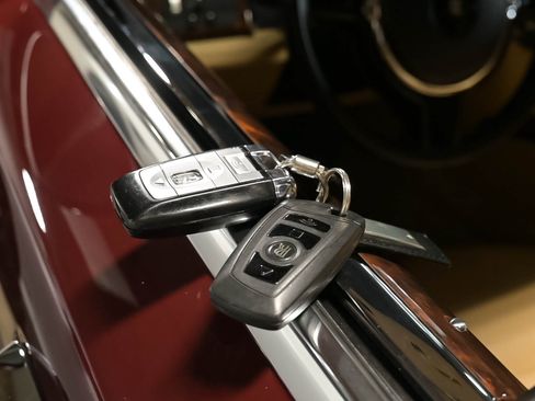 Used 2011 Rolls-Royce Ghost RWD image 22