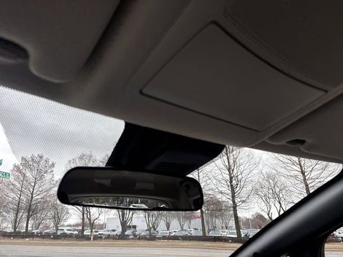 Used 2025 Nissan Leaf S image 36